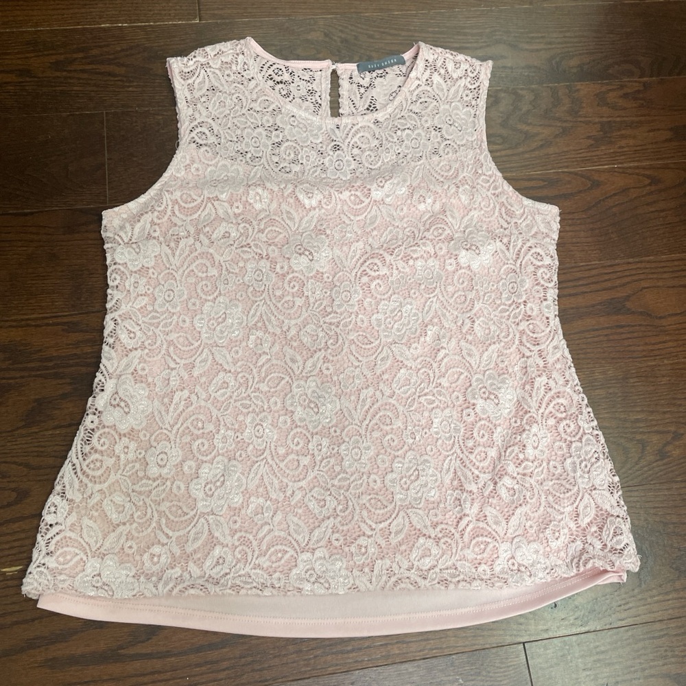 Women's Large Suzy Shier Baby Pink Lace Top 🌸✨